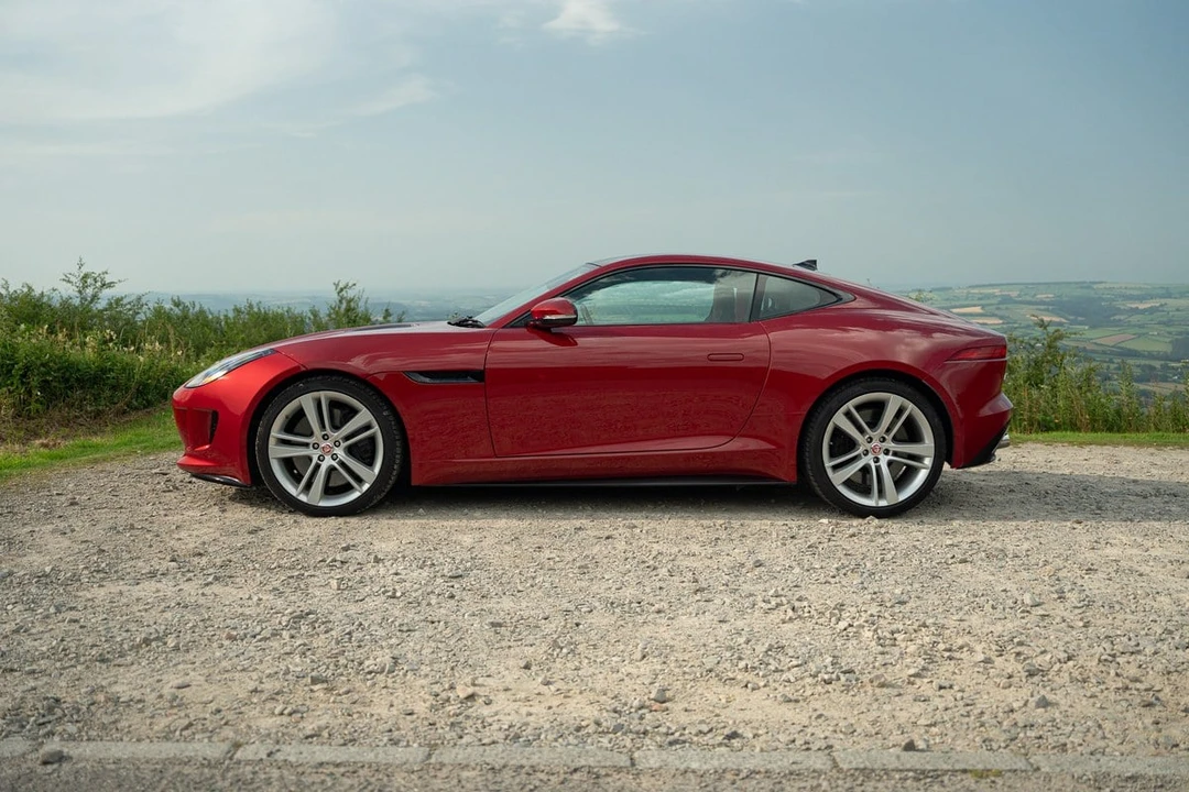 2013 Jaguar F-Type - Image 16 of 30