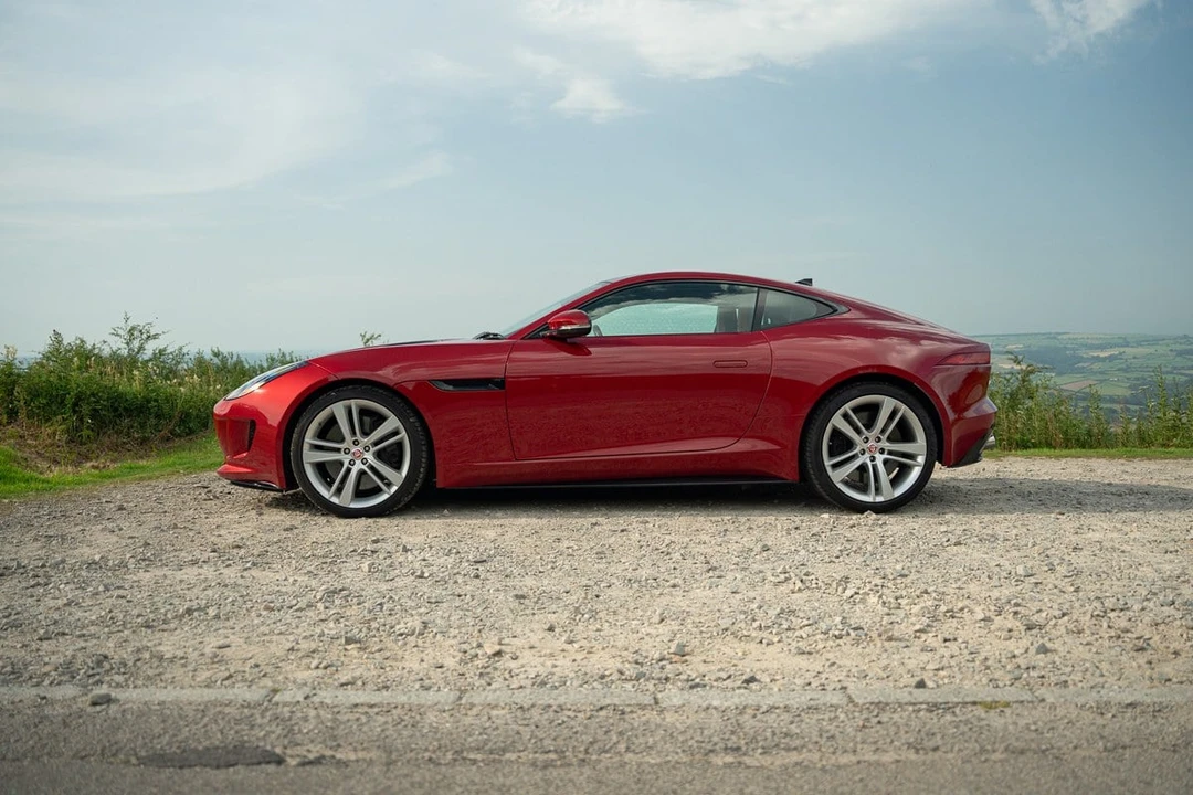 2013 Jaguar F-Type - Image 17 of 30