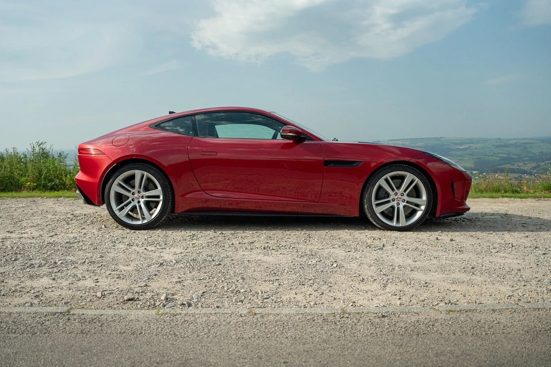 2013 Jaguar F-Type - Image 15 of 30
