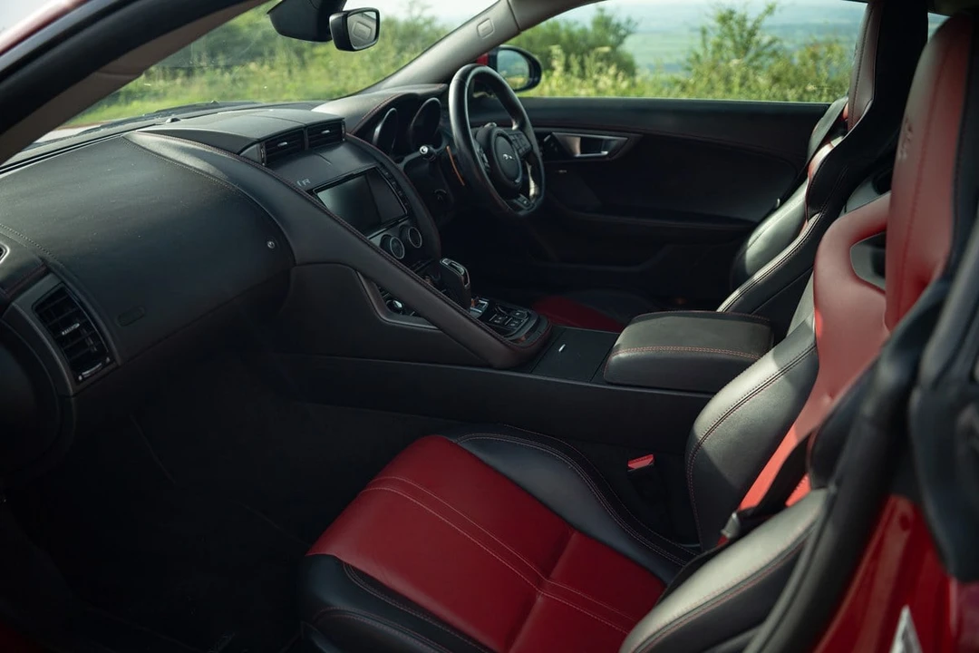 2013 Jaguar F-Type - Image 27 of 30