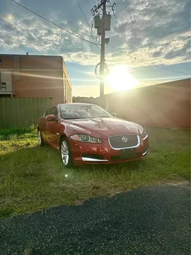 2013 Jaguar XF Luxury Sedan 4D
