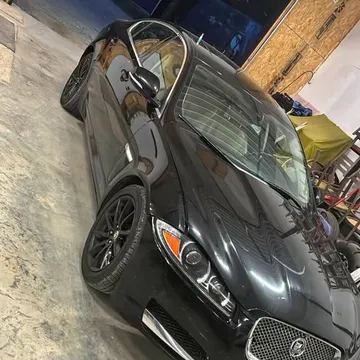 2013 Jaguar XF Luxury