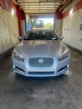 2013 Jaguar XF Luxury Sedan 4D