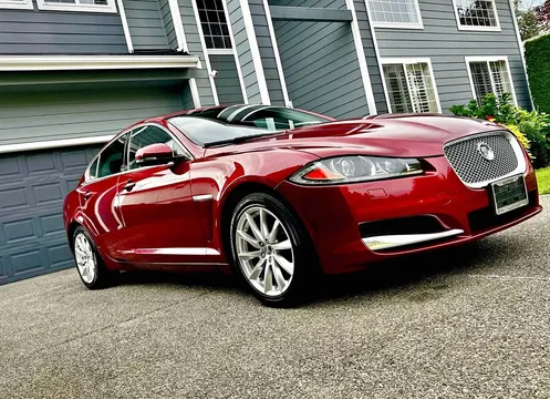 2013 Jaguar XF Luxury Sedan 4D