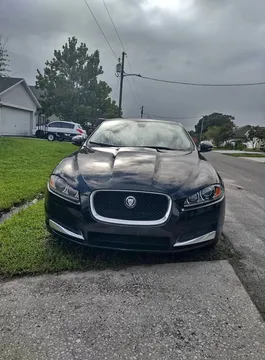 2013 Jaguar XF Luxury Sedan 4D