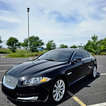 2013 Jaguar XF Luxury Sedan
