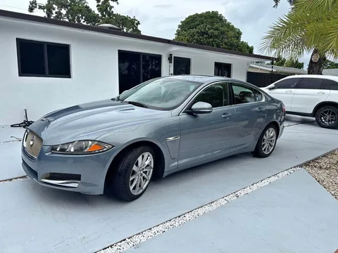 2013 Jaguar XF Sedan 4D