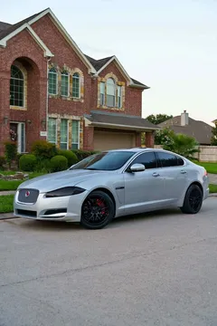 2013 Jaguar XF Sedan 4D