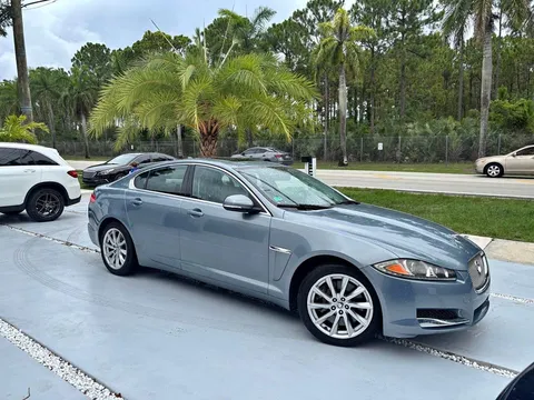 2013 Jaguar XF Sedan 4D