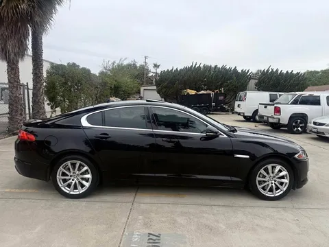 2013 Jaguar XF Premium Sedan 4D