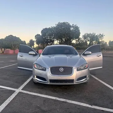 2013 Jaguar XF XF Supercharged Sedan 4D