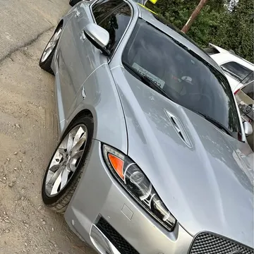 2013 Jaguar XF XF Supercharged Sedan 4D