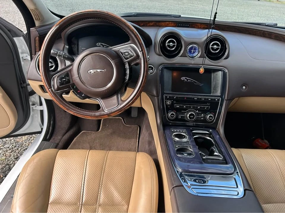 2013 Jaguar X351 XJ - Image 10 of 16