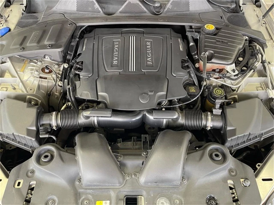 2013 Jaguar X351 XJ - Image 20 of 31