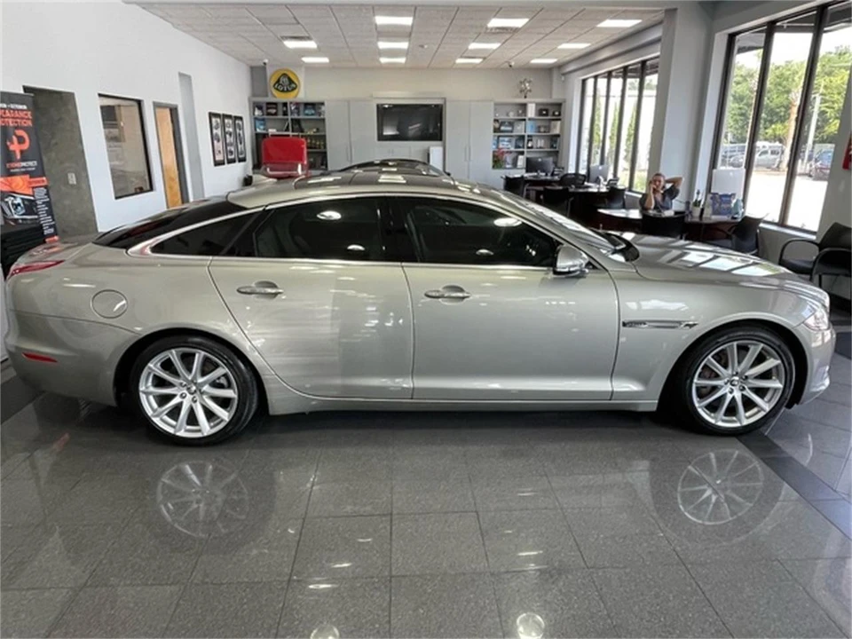 2013 Jaguar X351 XJ - Image 6 of 31