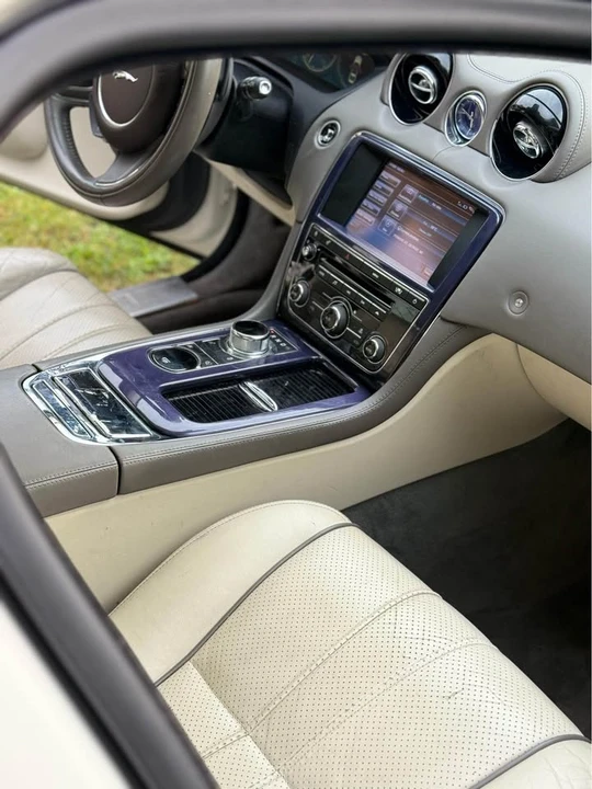 2013 Jaguar XJ Series 4 - Image 14 of 17