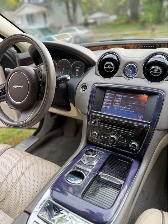 2013 Jaguar XJ Series 4 - Image 12 of 17