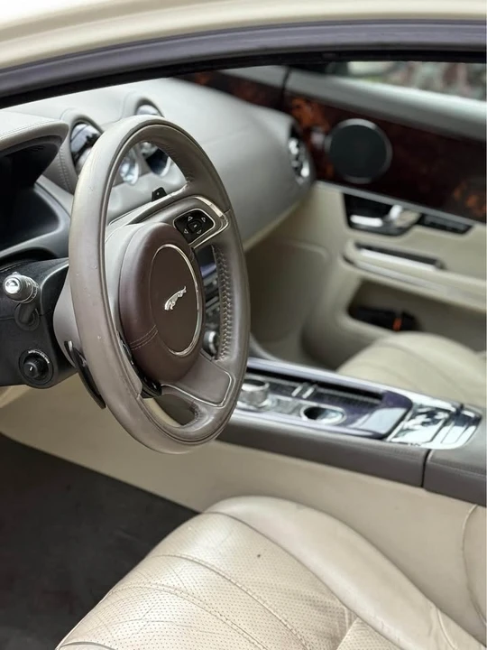 2013 Jaguar XJ Series 4 - Image 10 of 17