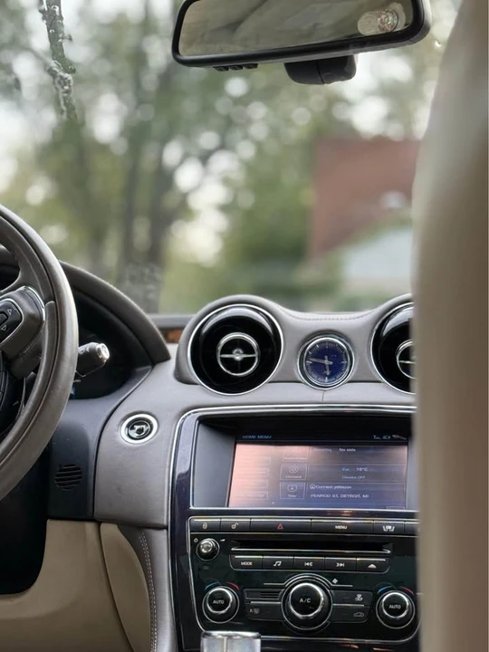2013 Jaguar XJ Series 4 - Image 15 of 17