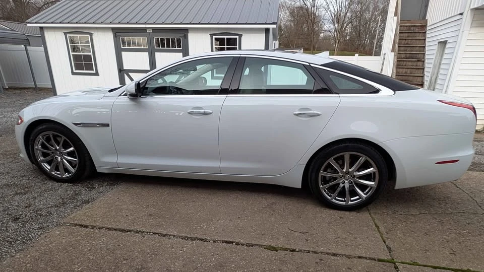 2013 Jaguar XJ Series 4 - Image 2 of 13
