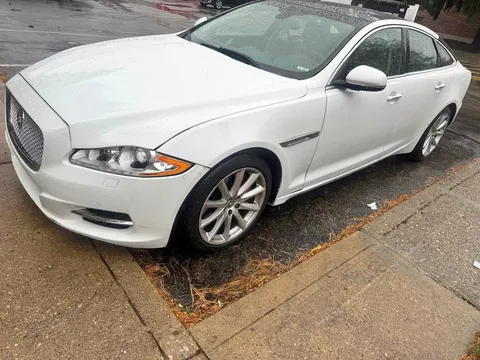 2013 Jaguar XJ Super Sedan