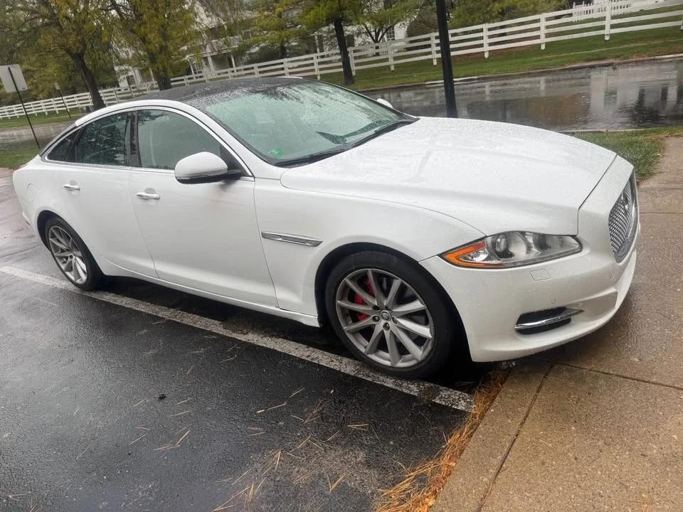 2013 Jaguar XJ Series 4 - Image 2 of 5