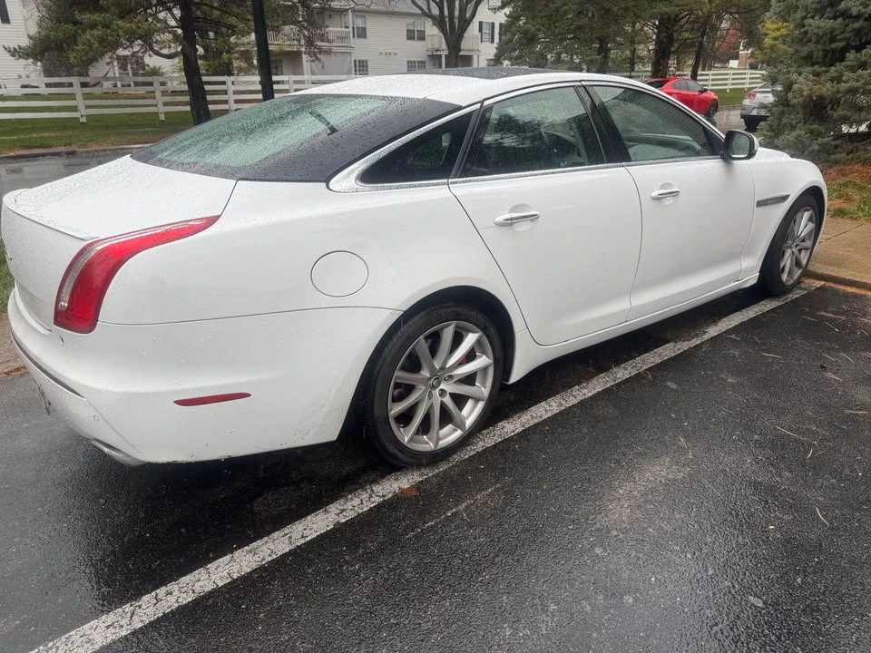 2013 Jaguar XJ Series 4 - Image 3 of 5