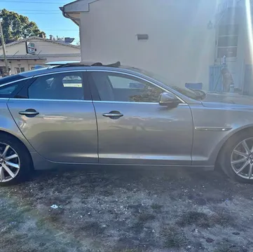 2013 Jaguar XJ Supercharged Sedan