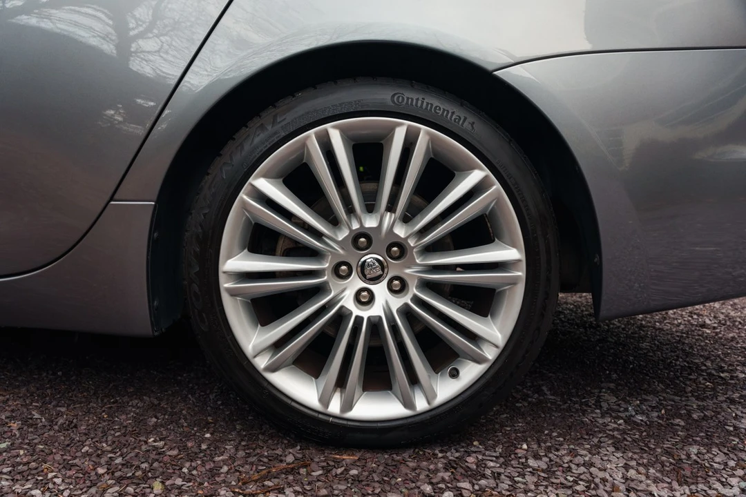 2013 Jaguar X351 XJ - Image 19 of 30