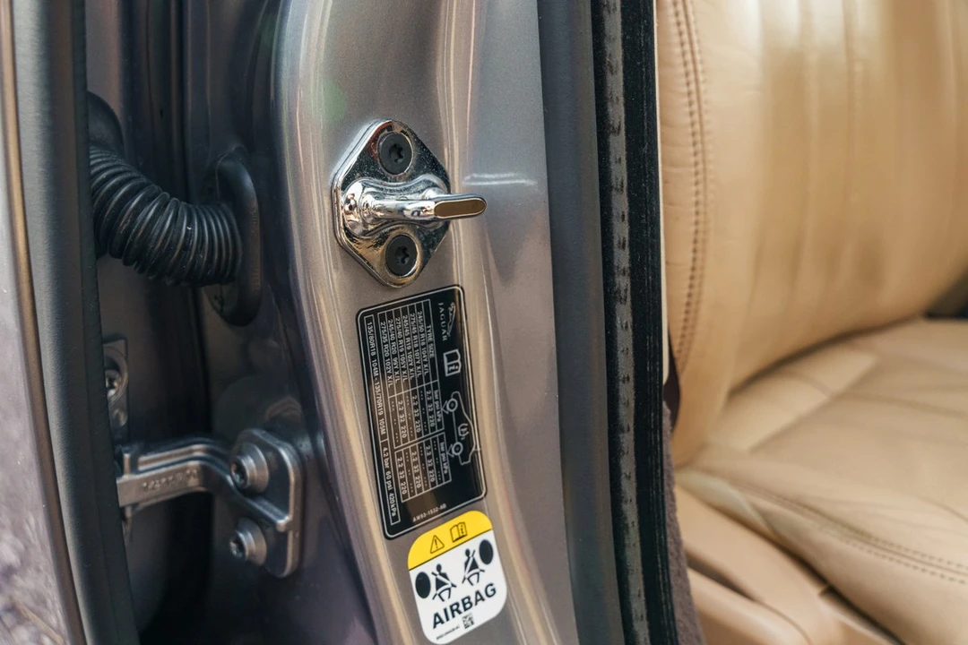 2013 Jaguar X351 XJ - Image 28 of 30