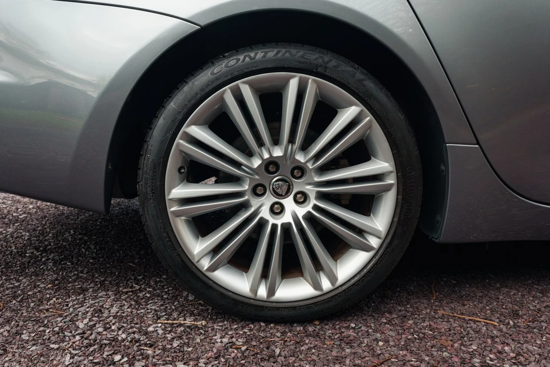 2013 Jaguar X351 XJ - Image 18 of 30