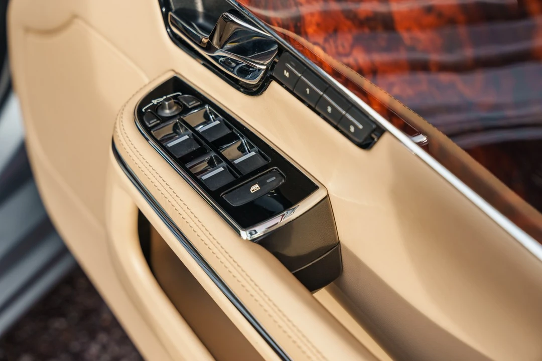 2013 Jaguar X351 XJ - Image 29 of 30