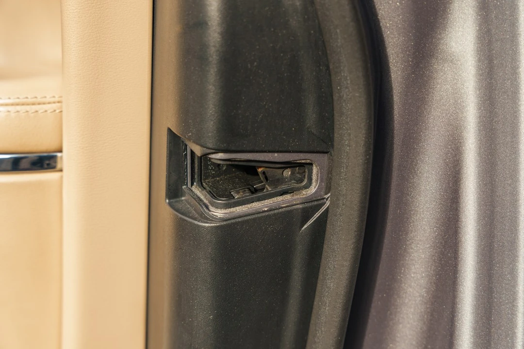 2013 Jaguar X351 XJ - Image 27 of 30