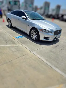 2013 Jaguar XJ XJ Sedan 4D