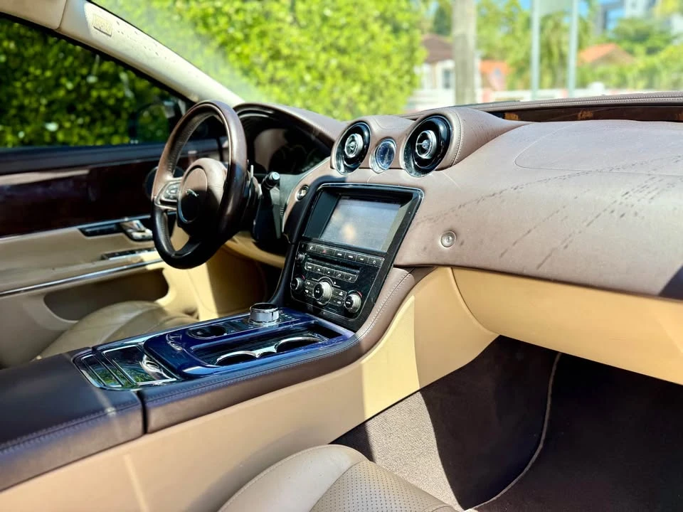 2013 Jaguar X351 XJ - Image 15 of 16