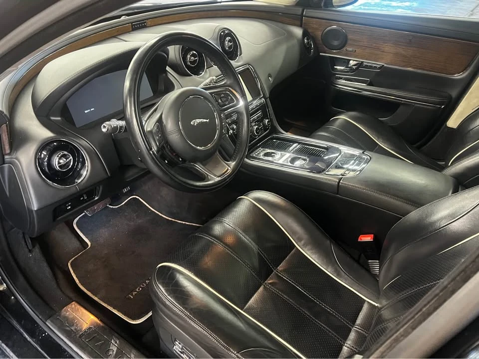 2013 Jaguar X351 XJR - Image 10 of 18
