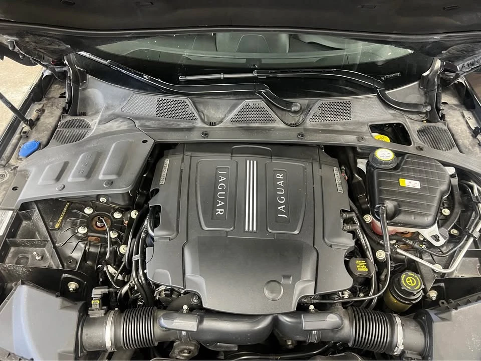 2013 Jaguar X351 XJR - Image 9 of 18