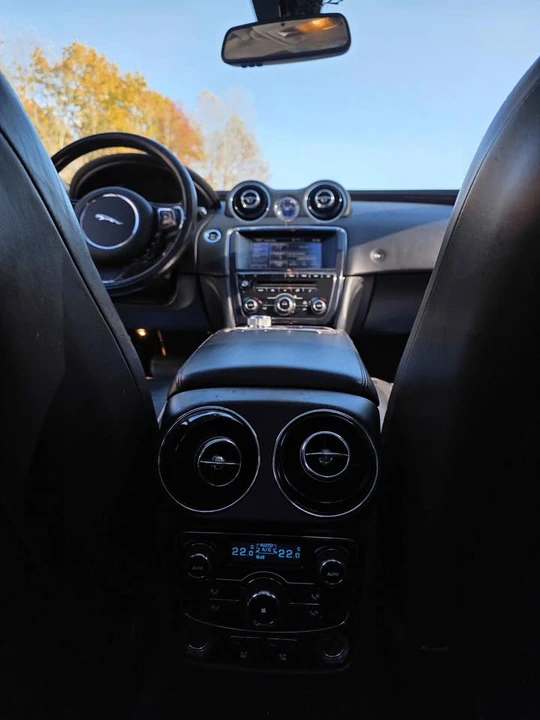 2013 Jaguar X351 XJ - Image 14 of 19