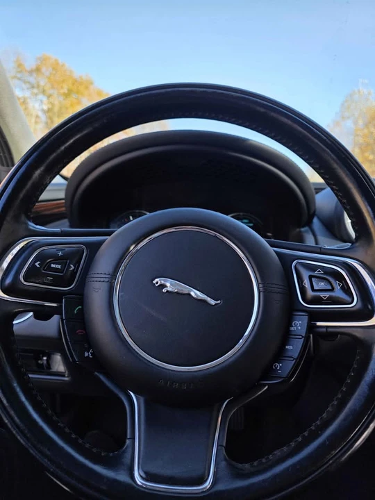 2013 Jaguar X351 XJ - Image 16 of 19
