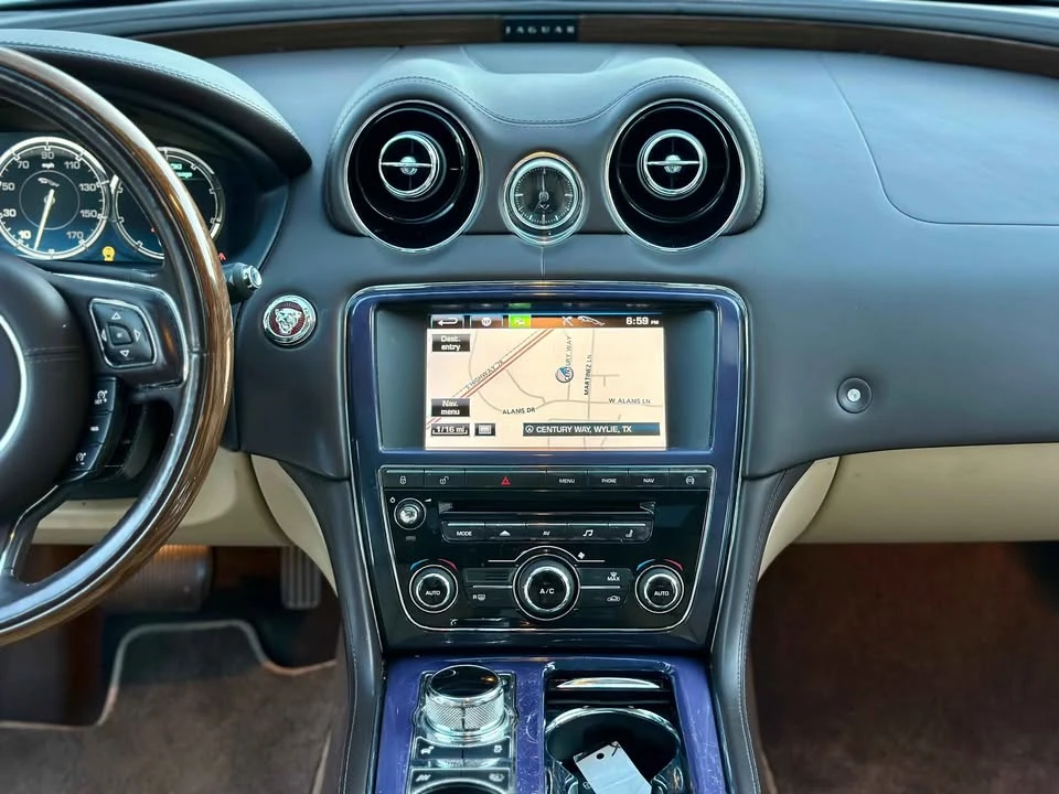 2013 Jaguar XJ Series 4 - Image 15 of 17