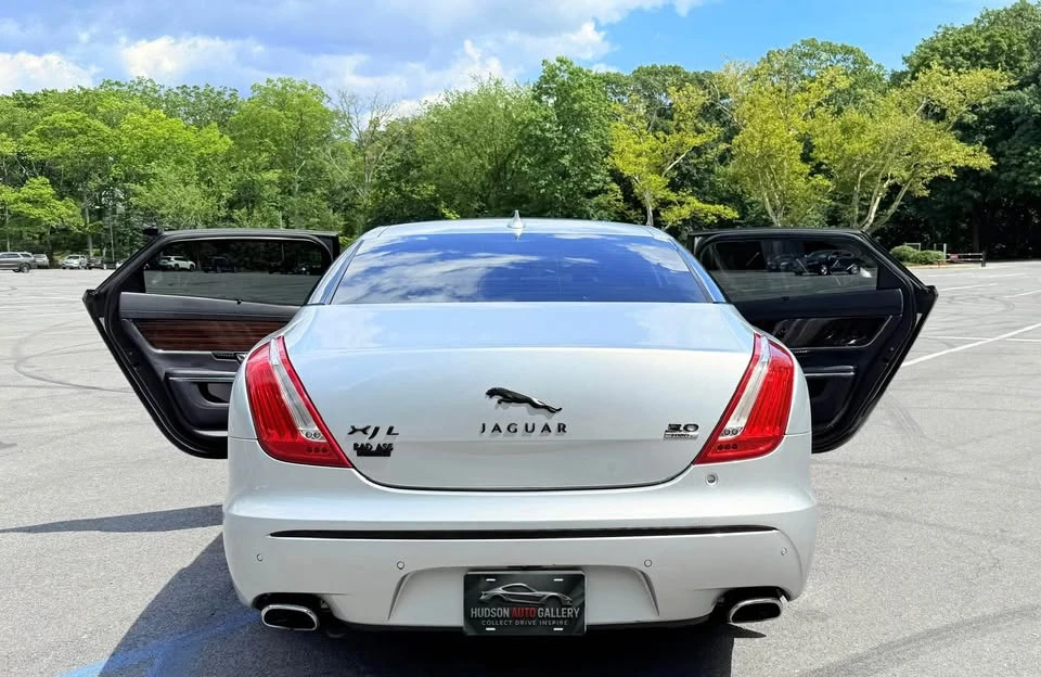 2013 Jaguar XJ Series 4 - Image 9 of 17