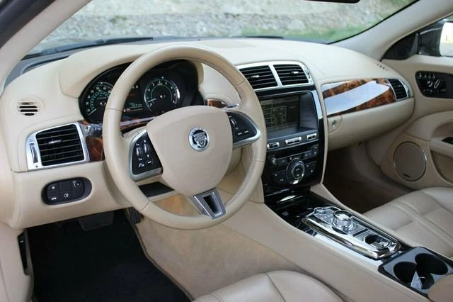 2013 Jaguar X150 XK - Image 10 of 20