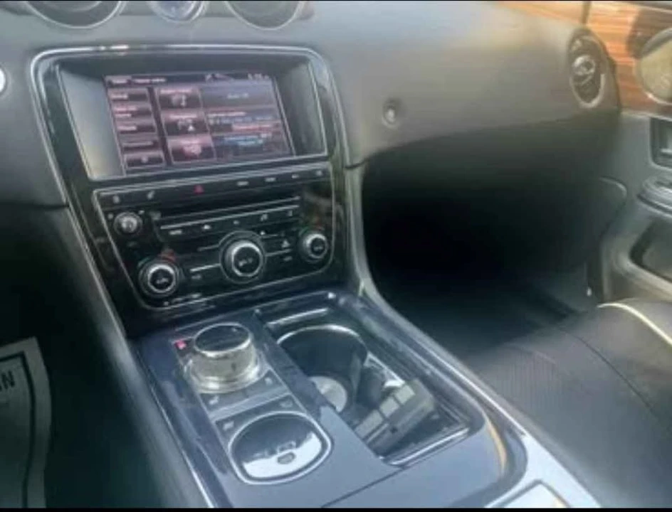 2013 Jaguar X351 XJR - Image 8 of 10