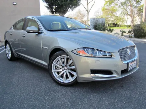 2013 Jaguar XF 2.0T Sedan