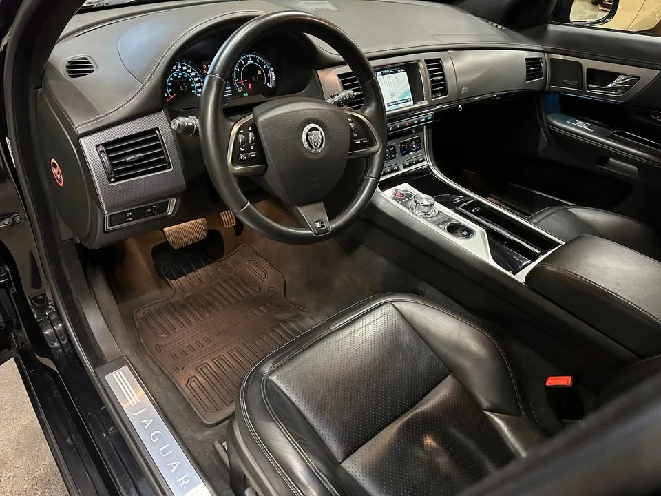 2013 Jaguar X250 XFR - Image 10 of 19