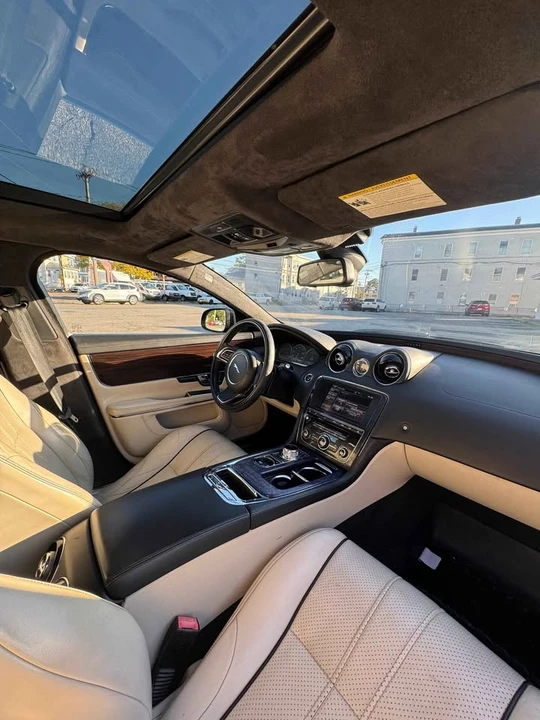 2013 Jaguar X351 XJ - Image 9 of 12