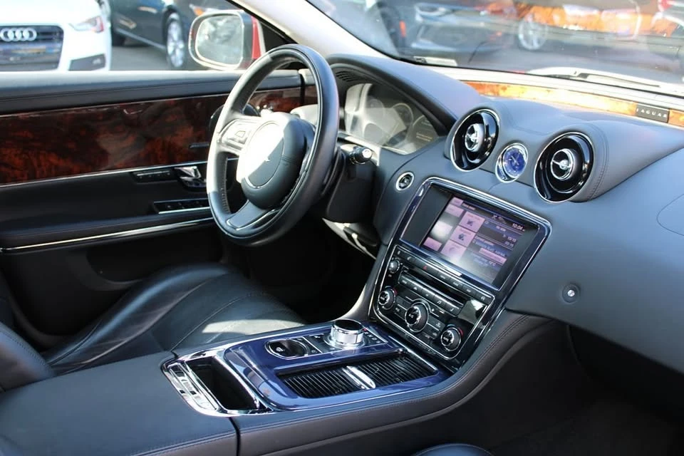 2013 Jaguar X351 XJ - Image 13 of 20