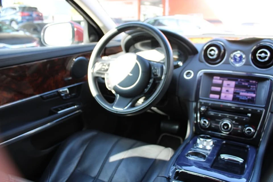 2013 Jaguar X351 XJ - Image 14 of 20
