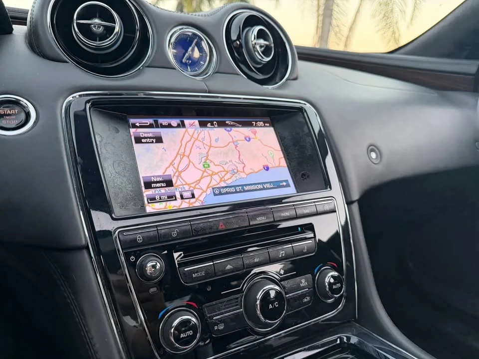 2013 Jaguar X351 XJ - Image 16 of 20