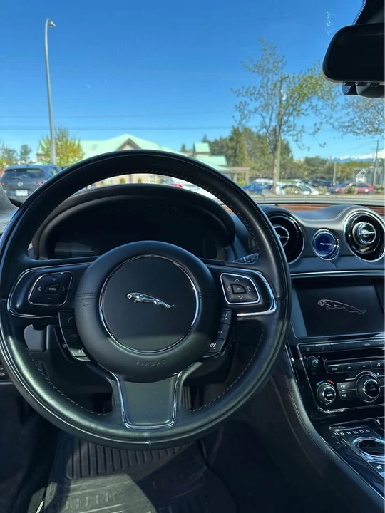 2013 Jaguar X351 XJ - Image 2 of 9